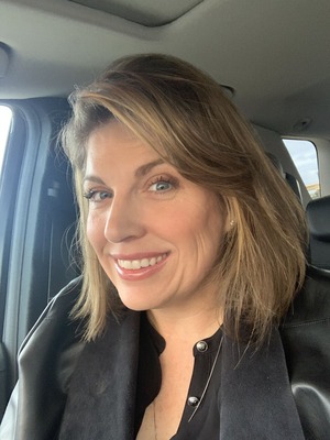 Foto de Ana Costa, cliente que melhorou digestão e sono com chás medicinais